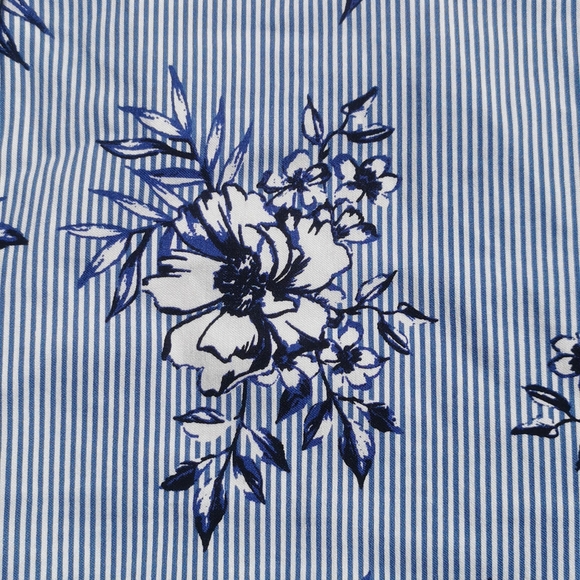 Size 4 S.C. & Co. Skort tummy control blue white floral stripes pockets NWT New - Picture 12 of 12